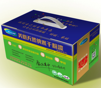 膩?zhàn)臃?/></p><p><span>　　在家庭裝修中，標(biāo)準(zhǔn)的膩?zhàn)邮┕さ沫h(huán)境溫度在5-35℃內(nèi)，空氣濕度小于85%，底材濕度小于10%，而三伏天膩?zhàn)邮┕な莻€(gè)不小的挑戰(zhàn)、天氣炎熱潮濕，膩?zhàn)臃凼┕げ划?dāng)會(huì)出現(xiàn)諸多問題。</span></p><p><span>　　一、干得快</span></p><p><span>　　現(xiàn)象：夏季炎熱膩?zhàn)臃哿显谕袄镎{(diào)配時(shí)干的很快，難施工，批刮后失水快，不能正常收壓或施工后干燥過快。</span></p><p><span>　　原因：施工環(huán)境氣溫太高，濕度太低、通風(fēng)太強(qiáng)及陽光直曬，膩?zhàn)又械膹?fù)合材料反應(yīng)加速。</span></p><p><span>　　解決方法：預(yù)防為主，注意施工環(huán)境，避免在高溫時(shí)段、陽光直曬時(shí)段施工，控制施工場(chǎng)地通風(fēng)強(qiáng)度。當(dāng)基面出現(xiàn)太過干燥、吸水快的情況時(shí)建議刷涂萊恩斯界面劑或者預(yù)先濕潤基面(但不能有明水)再施工。</span></p><p><span>　　二、批刮翻卷、卷皮</span></p><p><span>　　現(xiàn)象：膩?zhàn)釉谂?、收壓時(shí)出現(xiàn)翹起或呈鱗片現(xiàn)象。</span></p><p><span>　　原因：基面太干燥或施工現(xiàn)場(chǎng)溫度太高。</span></p><p><span>　　解決方案：基層太干燥時(shí)應(yīng)保濕施工，避開中午這種高溫時(shí)段施工。而針對(duì)批刮已翻皮的膩?zhàn)討?yīng)該鏟除膩?zhàn)印?/span></p><p><span>　　三、膩?zhàn)訉悠鹋?/span></p><p><span>　　現(xiàn)象：膩?zhàn)优螘r(shí)產(chǎn)生氣泡或者批刮過后表面起泡。</span></p><p><span>　　原因：夏季氣溫高，基層過于干燥致使膩?zhàn)涌旄?，從而產(chǎn)生氣泡，或者膩?zhàn)又兴峙蛎洸槐晃?，?dǎo)致膩?zhàn)赢a(chǎn)生氣泡。</span></p><p><span>　　解決方案：膩?zhàn)诱{(diào)配時(shí)應(yīng)按要求充分?jǐn)嚢?，在適宜溫度范圍施工。如若批刮時(shí)膩?zhàn)佑袣馀菘稍诒砀蓵r(shí)反復(fù)收壓,消除氣泡。</span></p><p><span>　　四、掉粉、脫層</span></p><p><span>　　現(xiàn)象：施工完成及干透后，用手觸摸有掉粉現(xiàn)象，嚴(yán)重的甚至出現(xiàn)前后兩道膩?zhàn)又g或膩?zhàn)优c基底之間相互剝離。</span></p><p><span>　　原因：膩?zhàn)釉诟邷馗稍飼r(shí)施工，水分揮發(fā)快，沒有足夠水分進(jìn)行固化，因而容易脫粉。而底層膩?zhàn)邮杷煞刍瘒?yán)重，面層膩?zhàn)犹?，干燥太快?huì)造成脫層。另外,外墻膩?zhàn)颖挥晁疀_刷后，粘結(jié)劑流失，重批后也容易脫層。</span></p><p><span>　　解決方案：高溫、干燥強(qiáng)風(fēng)天氣施工，較好將基面潤濕無明水后再進(jìn)行膩?zhàn)邮┕?。施工時(shí)要收壓密實(shí)，適度掌握干燥時(shí)間。</span></p><p><span>　　五、開裂</span></p><p><span>　　現(xiàn)象：膩?zhàn)訉赢a(chǎn)生裂縫，開裂分為有規(guī)則線狀裂、“T型裂”、“網(wǎng)狀裂”、大的龜裂、不規(guī)則較短線狀裂、局部小龜裂、陰角裂同時(shí)有較多垂直短線裂等。</span></p><p><span>　　因：?jiǎn)伪榕翁?，干燥太快，表干里不干，?dāng)然裂紋有多種，主要有以下幾種：</span></p><p><span>　?、儆幸?guī)則線狀裂主要是接縫處開裂；</span></p><p><span>　?、凇癟型裂”及“網(wǎng)狀裂”主要是基層開裂；</span></p><p><span>　?、鄞蟮凝斄鸭安灰?guī)則較短線狀裂主要是膩?zhàn)优翁竦母闪眩?/span></p><p><span>　?、芫植啃↓斄阎饕蔷植靠旄闪眩?/span></p><p><span>　?、蓐幗橇淹瑫r(shí)有較多垂直短線裂主要是基層太松或修角膩?zhàn)犹病⑻?，干裂?/span></p><p><span>　　⑥膩?zhàn)有↓斄?、干裂且偏松主要是膩?zhàn)淤|(zhì)量原因，要注意產(chǎn)品質(zhì)量及調(diào)配情況。</span></p><p><span>　　解決方案：結(jié)構(gòu)松動(dòng)要待結(jié)構(gòu)穩(wěn)定后施工；水泥砂漿開裂或接縫開裂應(yīng)預(yù)先仔細(xì)做好接縫處理再批刮膩?zhàn)?；膩?zhàn)訃?yán)重開裂需鏟除后重批；快干裂一般不影響后續(xù)施工。</span></p><p style=